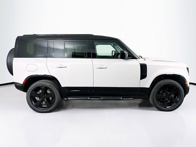 New 2026 Land Rover Defender 110 X-Dynamic SE image 4