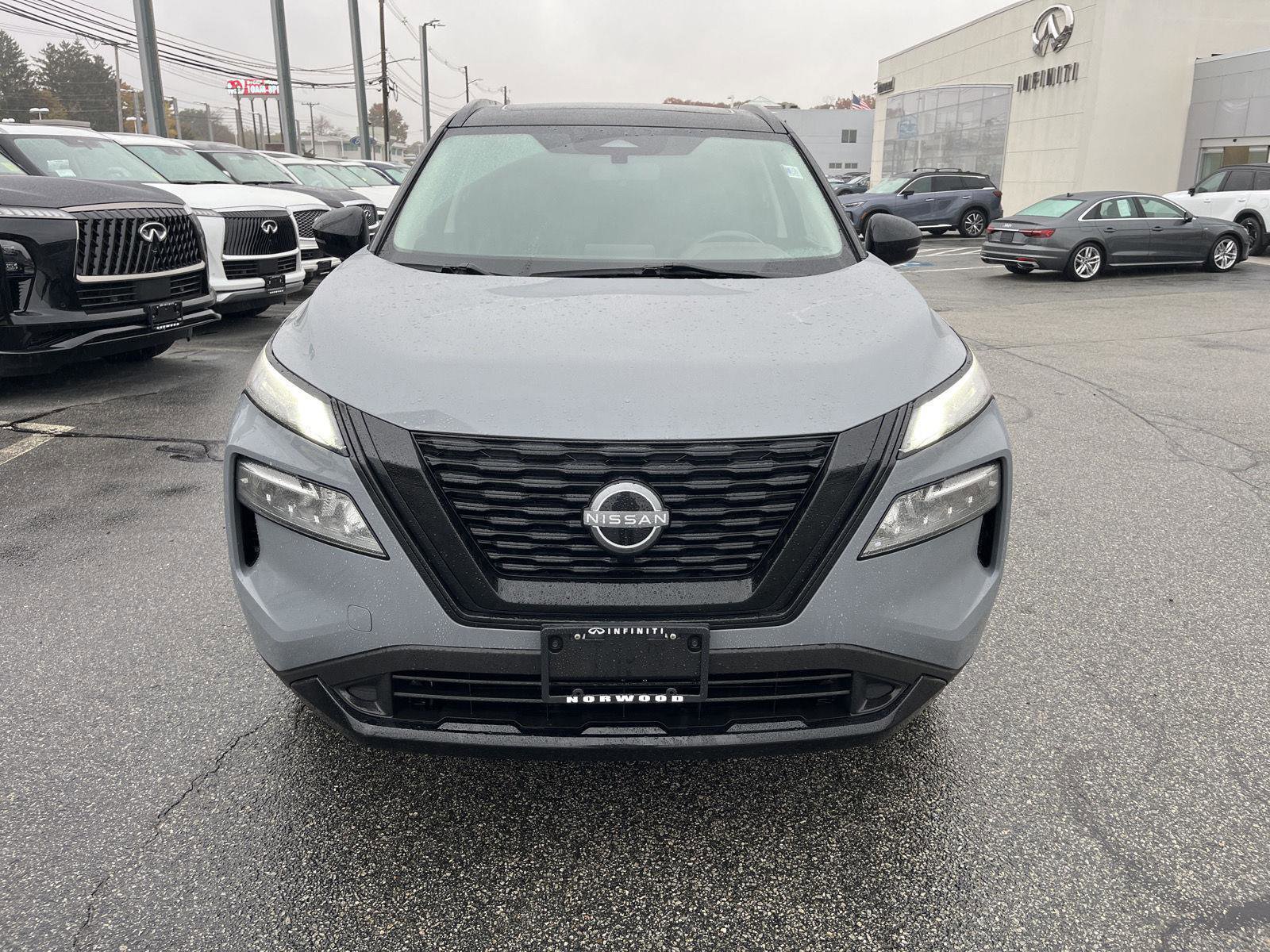 Used 2023 Nissan Rogue SV w/ SV Premium Package image 8