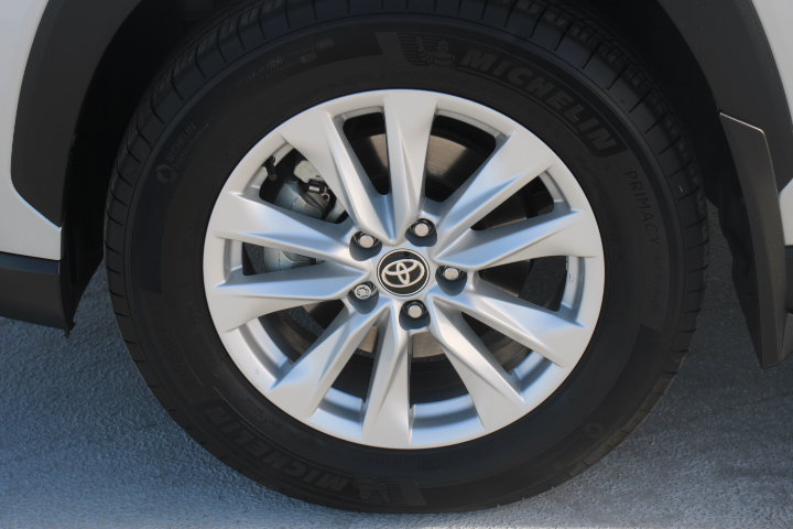 Certified 2024 Toyota Corolla Cross LE AWD/4WD image 9