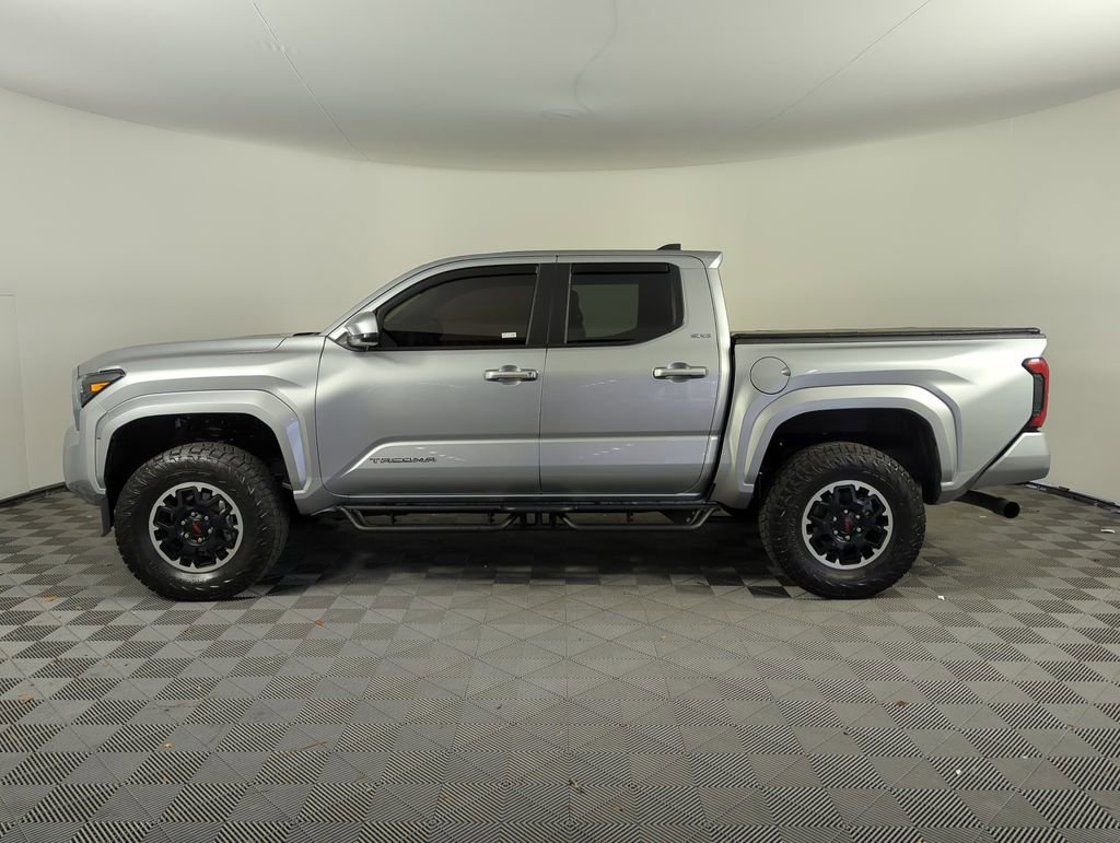 Used 2025 Toyota Tacoma SR5 image 8