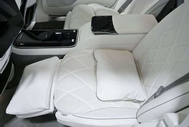 Used 2024 Mercedes-Benz Maybach S 680 Maybach S 680 4MATIC Sedan image 40