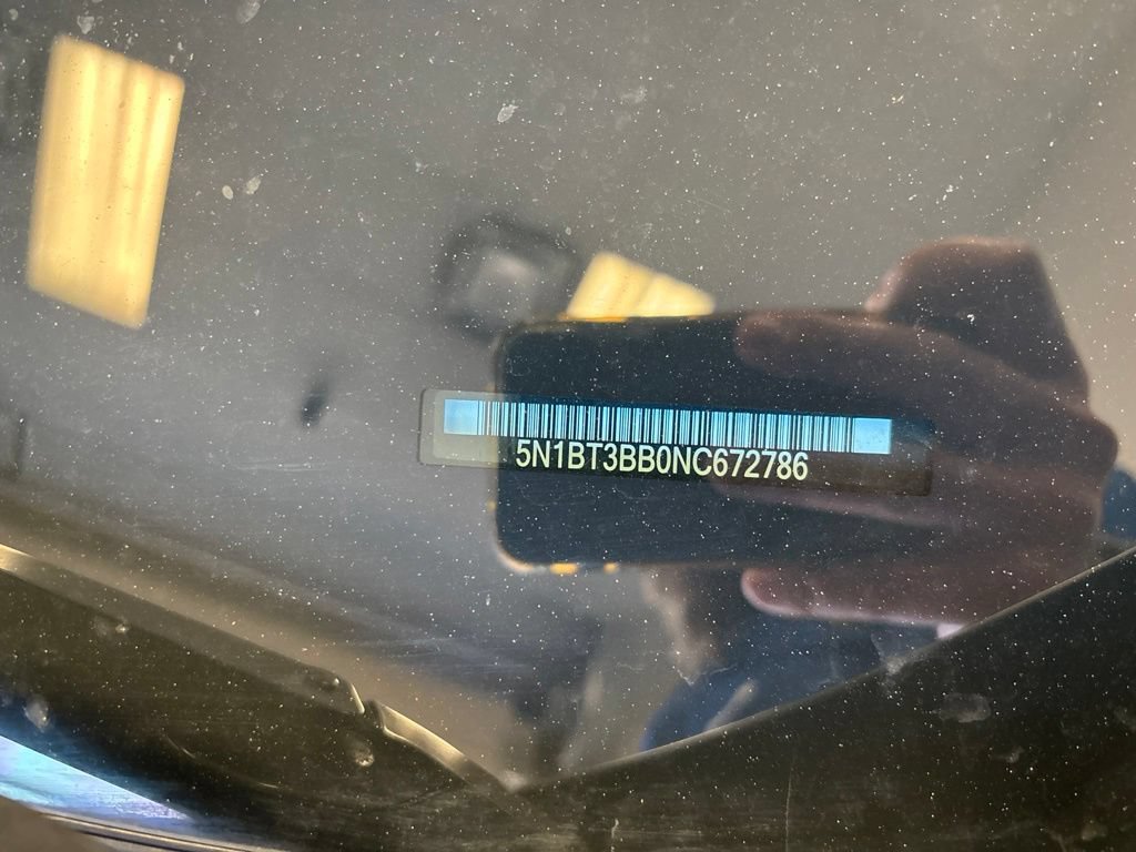 Used 2022 Nissan Rogue SV AWD/4WD image 3