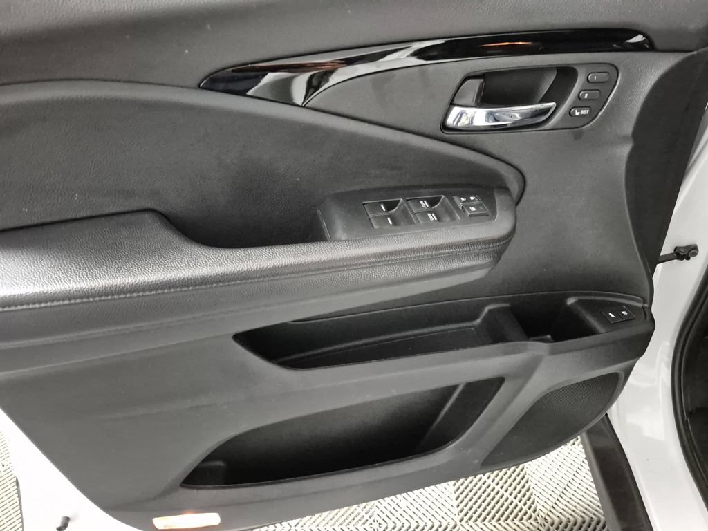 Used 2021 Honda Pilot Touring image 15