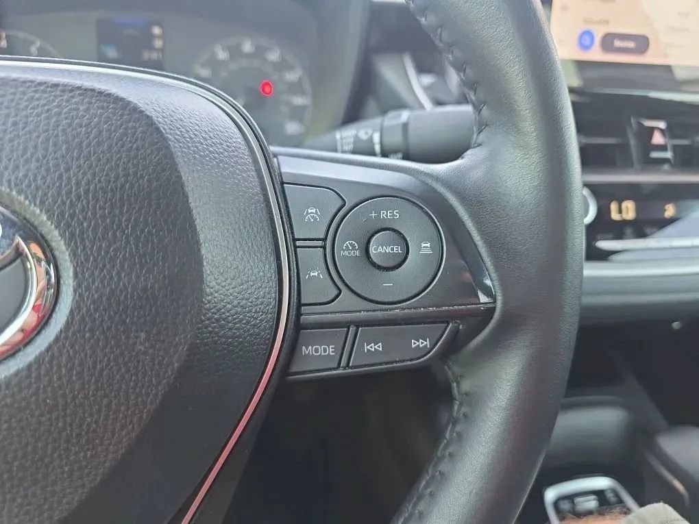 Used 2025 Toyota Corolla SE FWD image 20