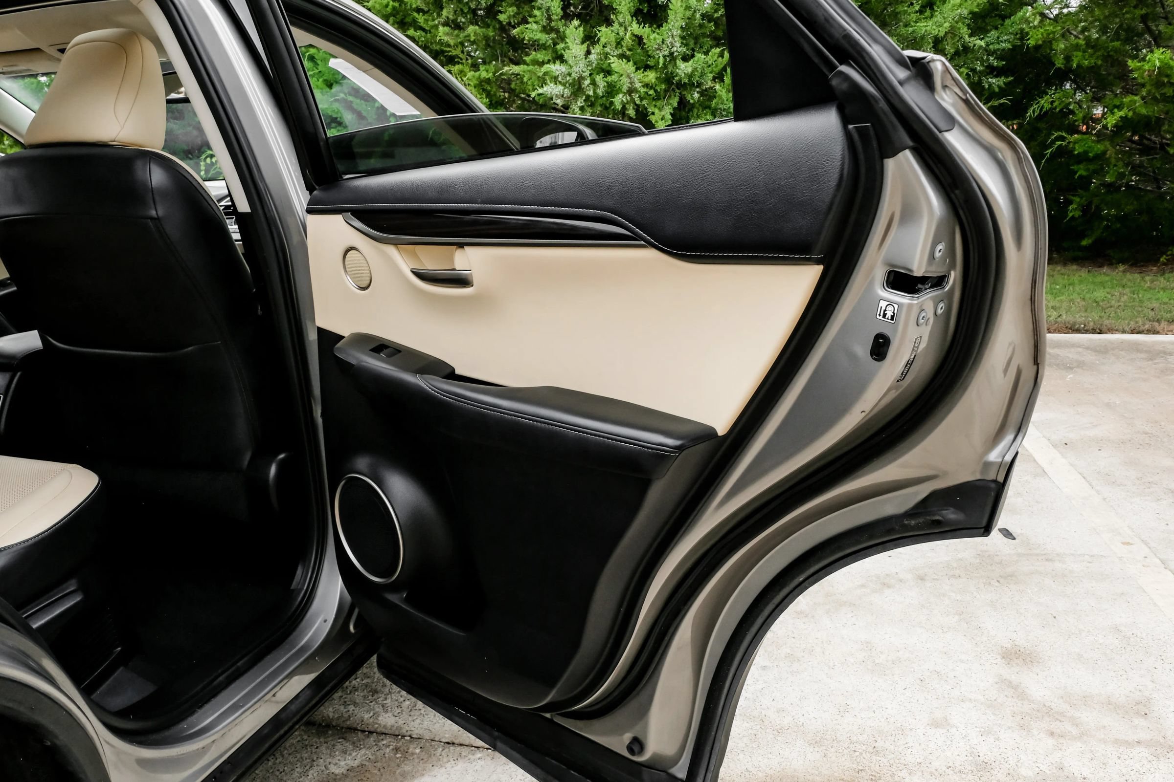 Used 2016 Lexus NX 300h FWD w/ Luxury Package image 52