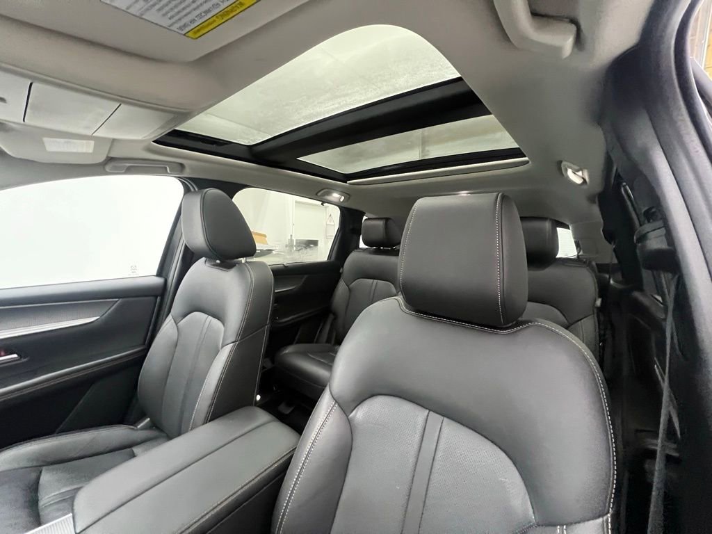 Used 2024 MAZDA CX-90 Plug-In Hybrid w/ Premium Pkg image 10