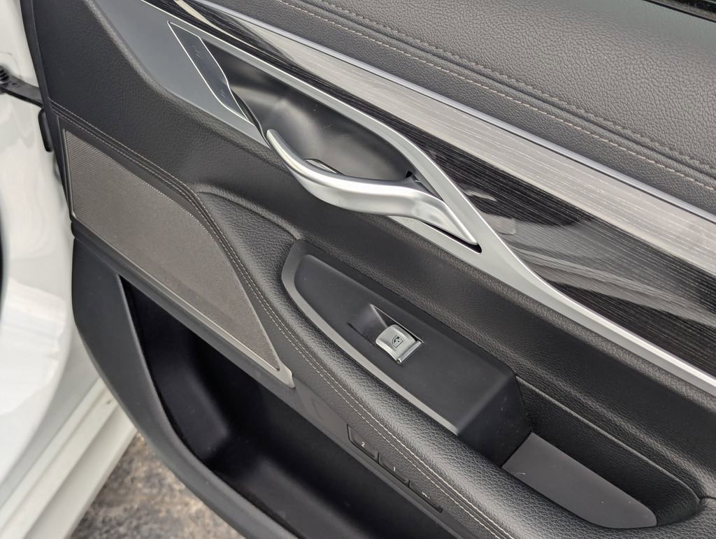 Used 2019 BMW 740i w/ M Sport Package RWD image 36