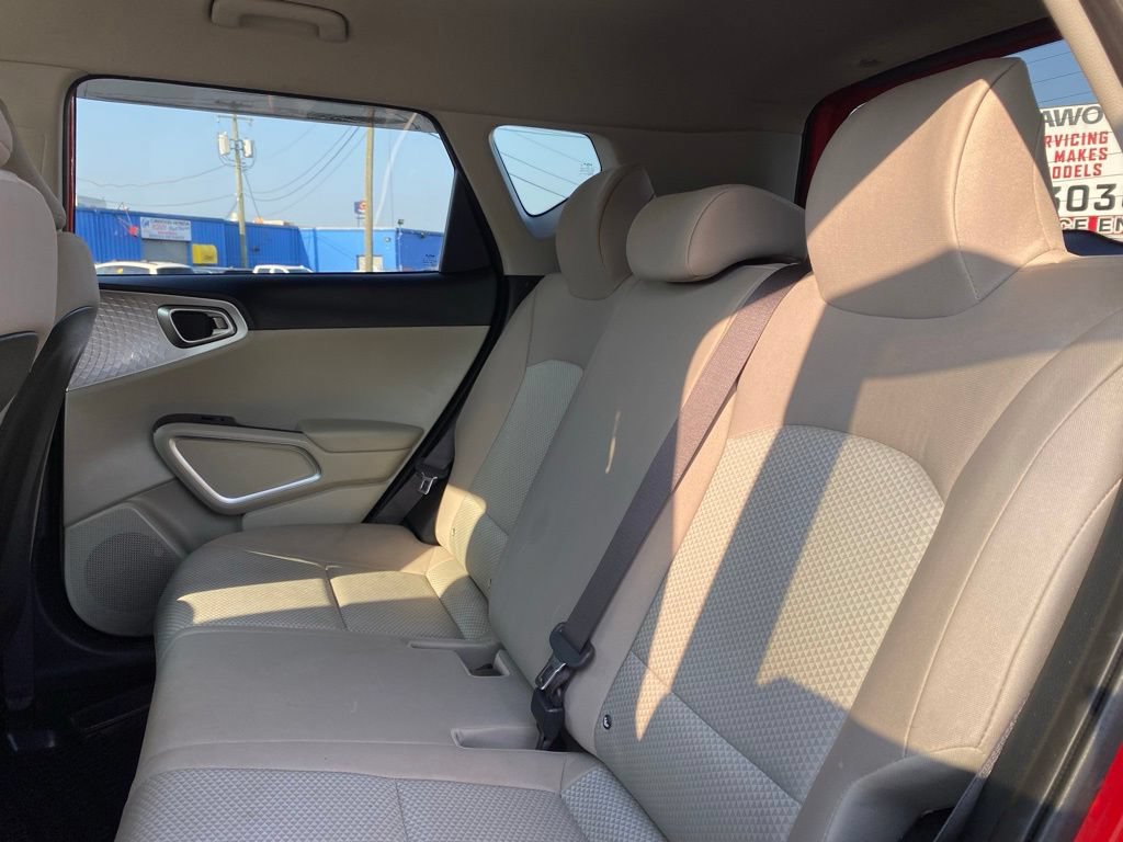 Used 2022 Kia Soul LX w/ Technology Package FWD image 13