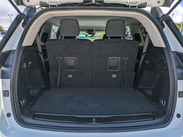 Used 2023 Jeep Grand Cherokee L Laredo RWD image 13