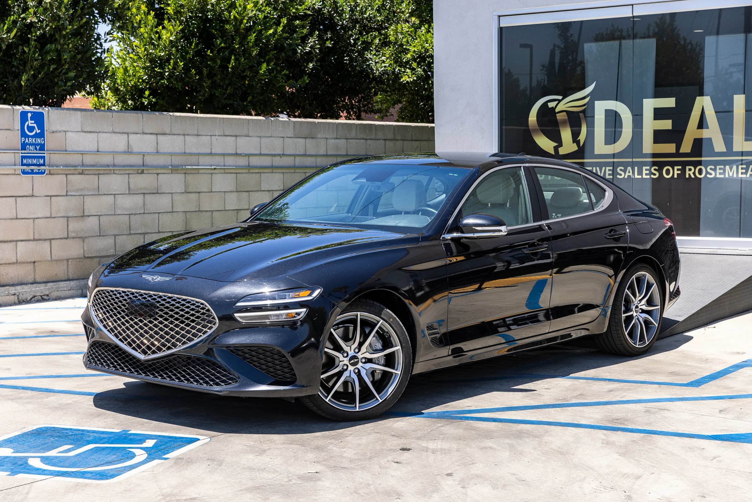 Used 2025 Genesis G70 2.5T RWD image 6