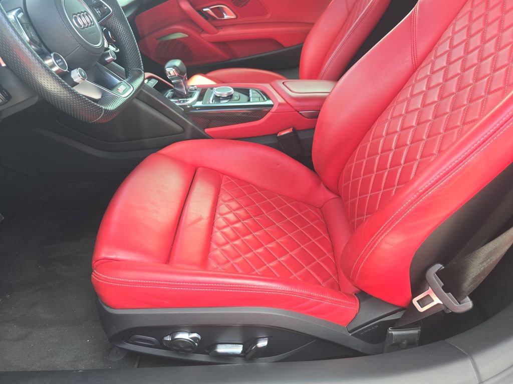 Used 2022 Audi R8 V10 w/ Premium Package image 22