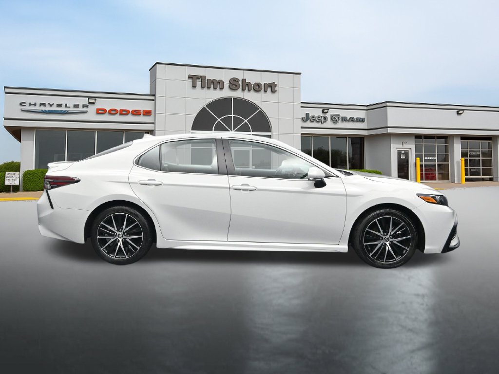 Used 2024 Toyota Camry SE FWD image 6
