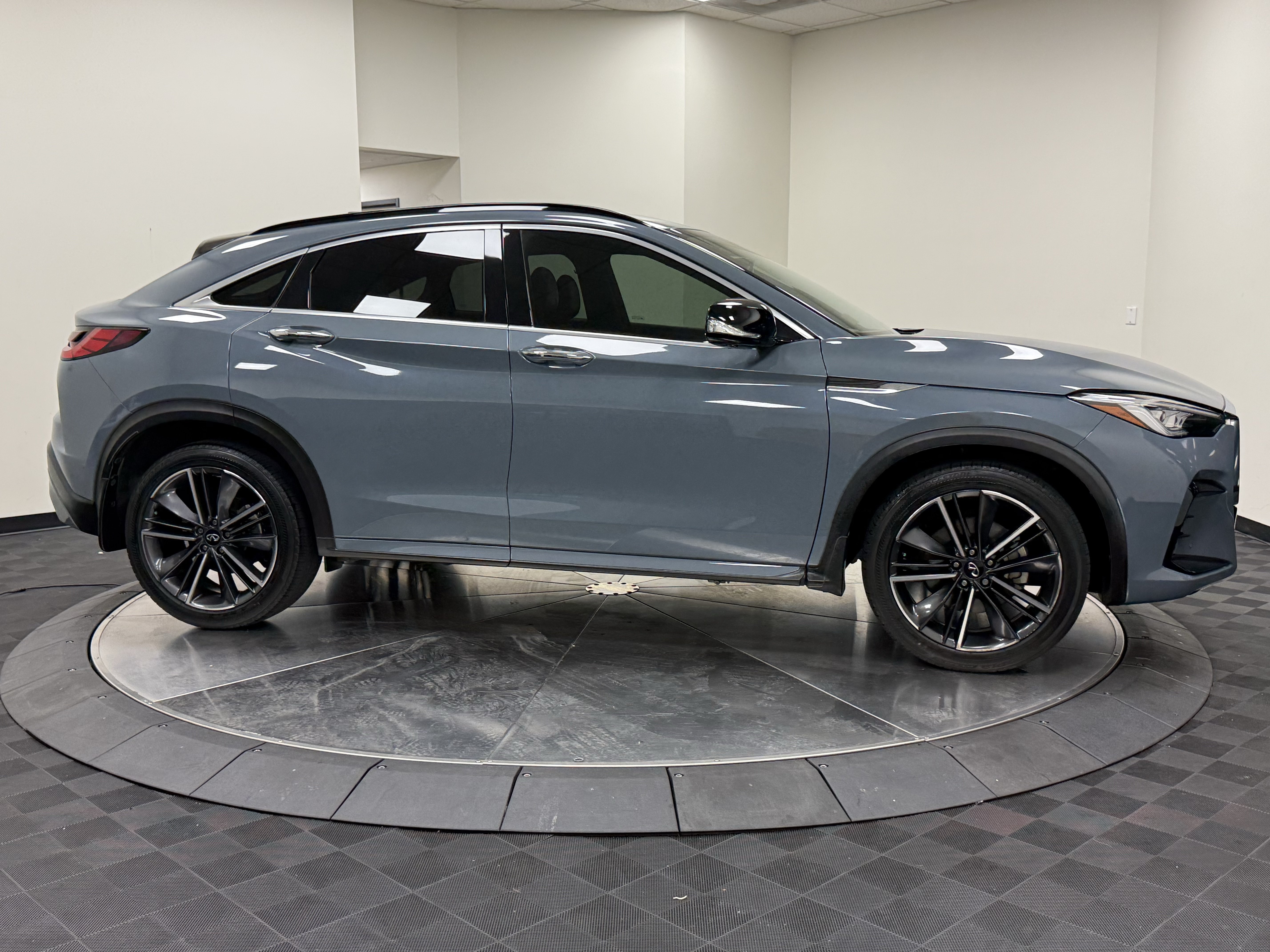 Certified 2023 INFINITI QX55 Sensory w/ Lighting Package AWD/4WD image 9