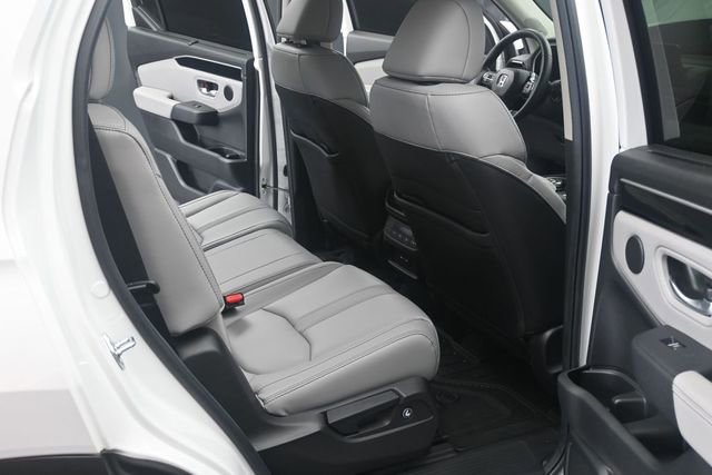 Used 2025 Honda Pilot Touring image 19