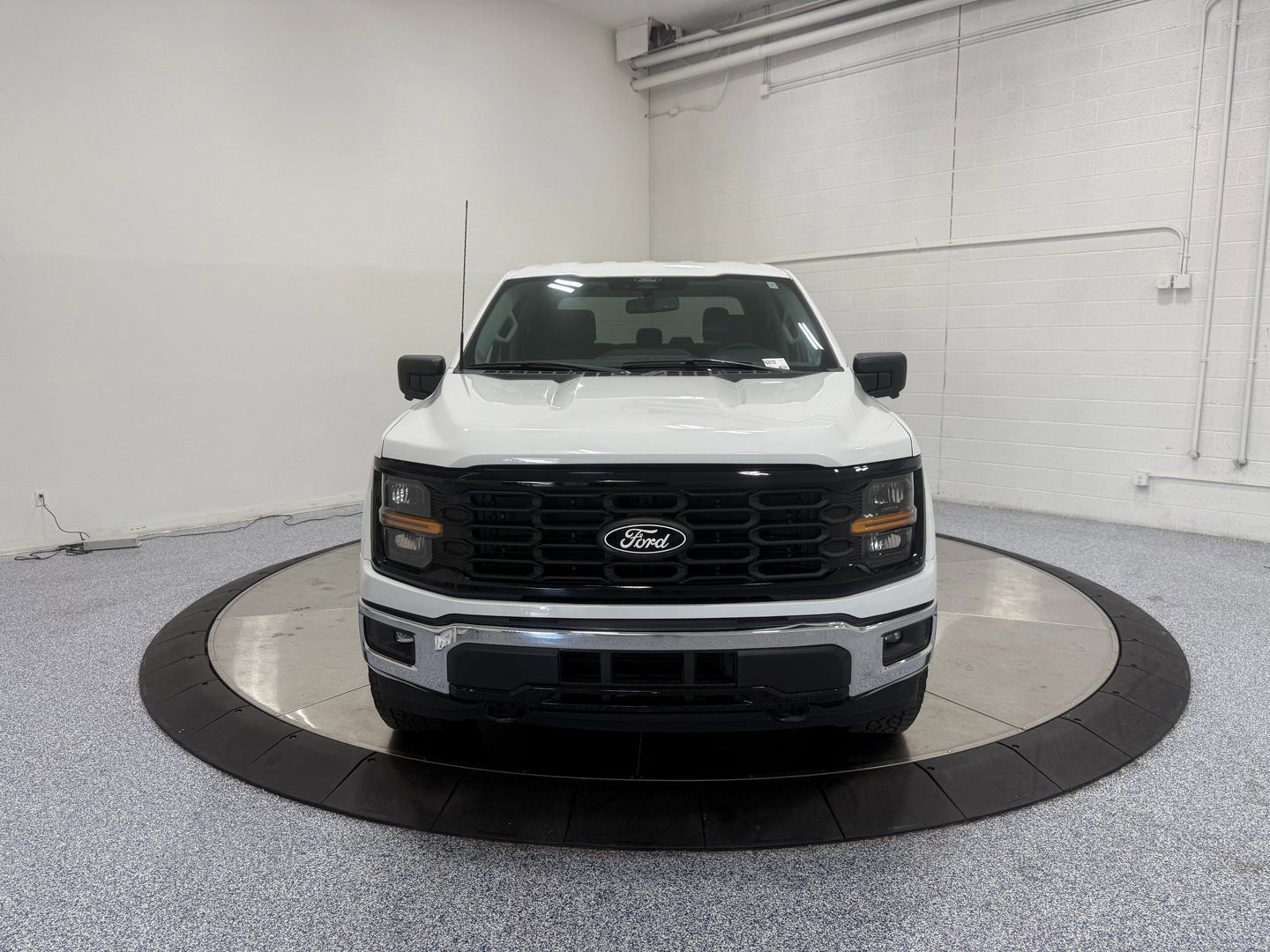 Used 2024 Ford F150 XLT w/ Tow/Haul Package image 2