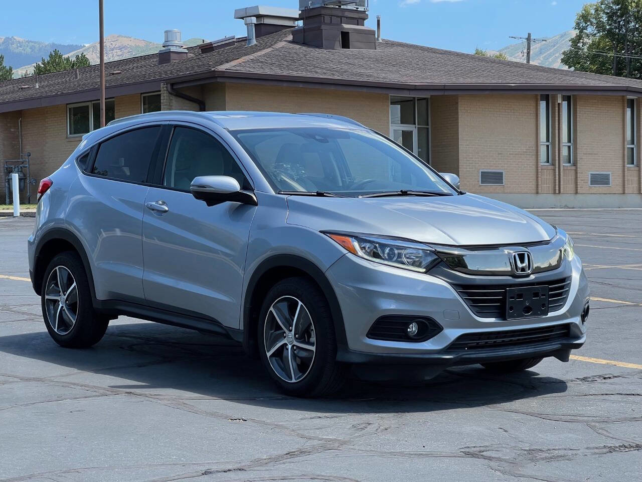 Used 2022 Honda HR-V EX image 3
