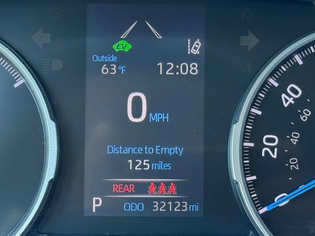 Used 2021 Toyota RAV4 XLE w/ Convenience Package image 13