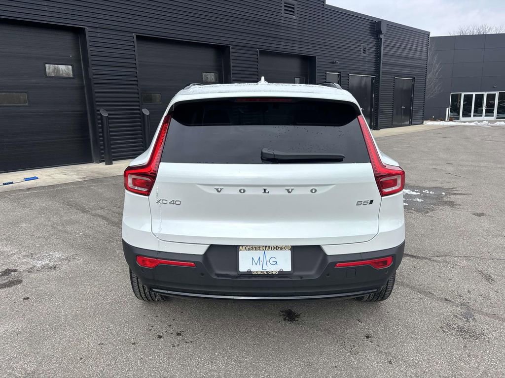 Used 2025 Volvo XC40 B5 Plus w/ Protection Package Premier image 6