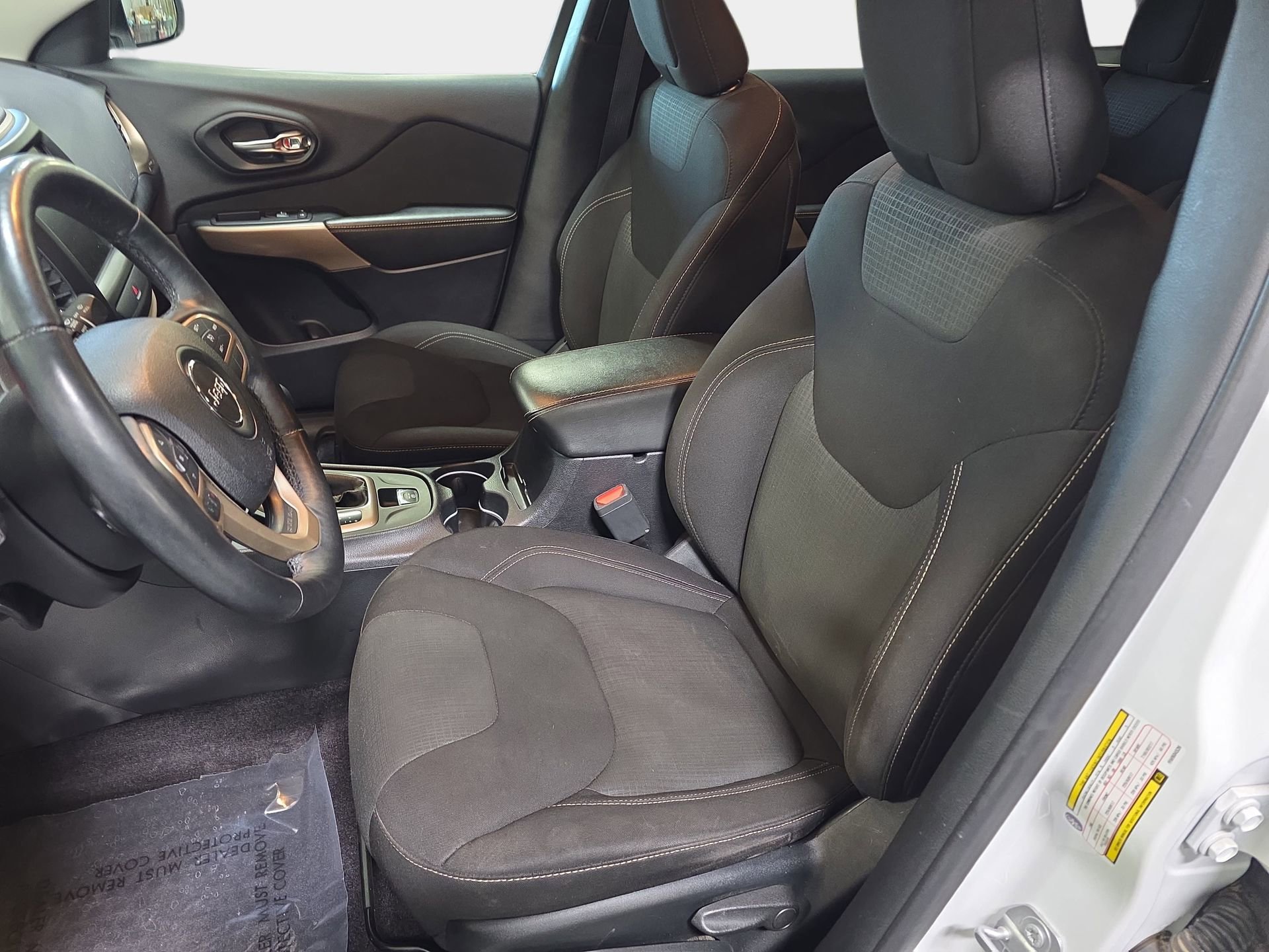 Used 2017 Jeep Cherokee Latitude w/ Cold Weather Group image 14