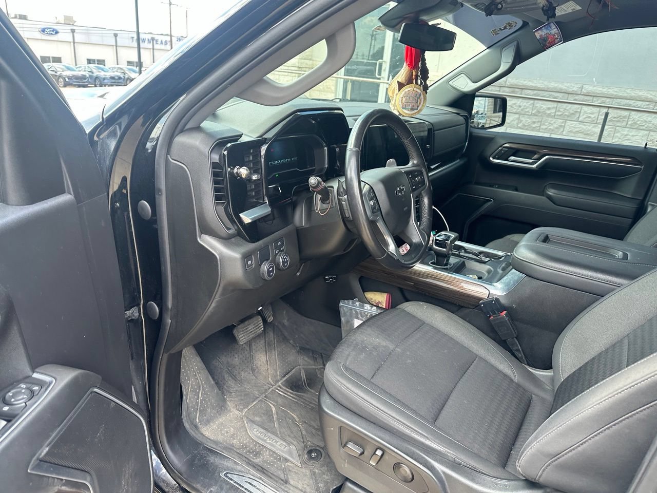 Used 2022 Chevrolet Silverado 1500 RST RWD image 11