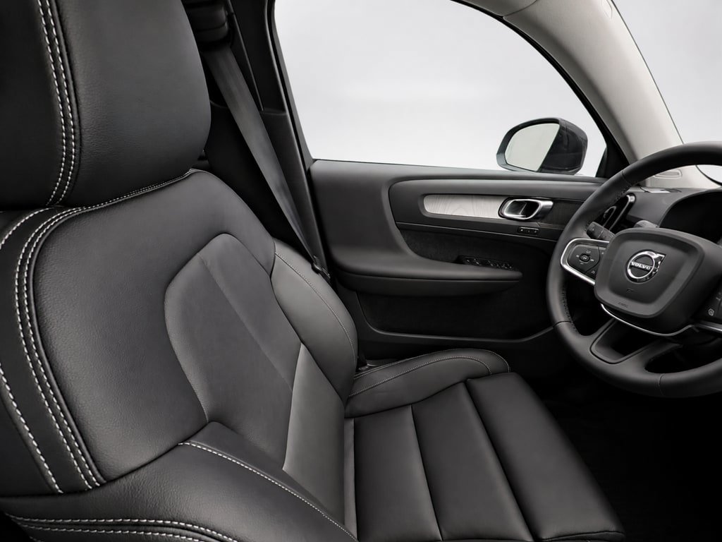 New 2026 Volvo XC40 B5 Plus w/ Protection Package Premier AWD/4WD image 11