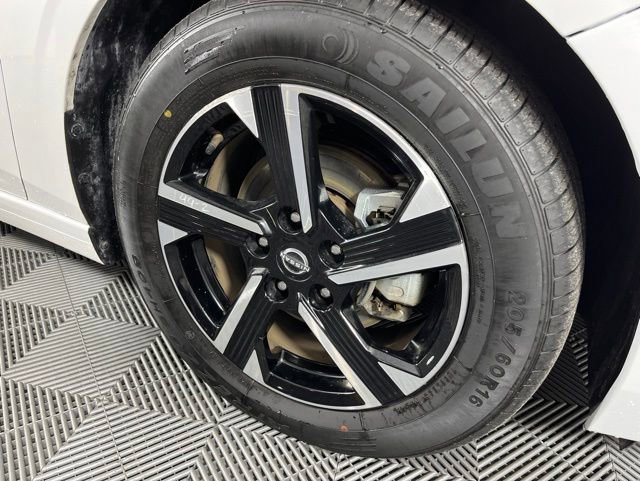 Used 2024 Nissan Sentra SV FWD image 16
