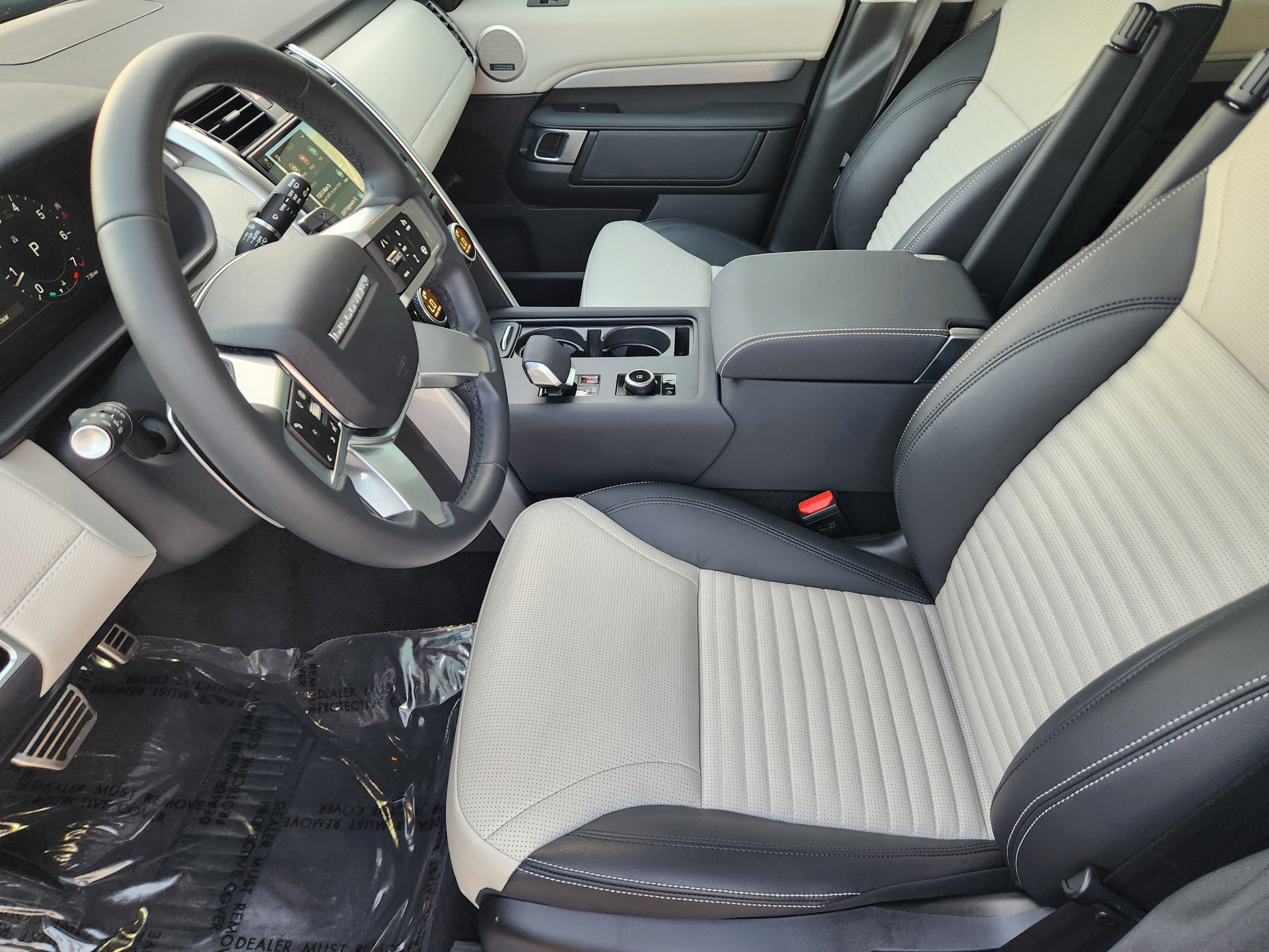 Certified 2026 Land Rover Discovery Limited Edition AWD/4WD image 14