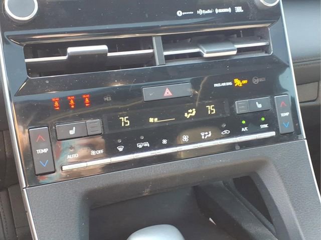 Used 2019 Toyota Avalon XSE w/ All Weather Liner Package image 10