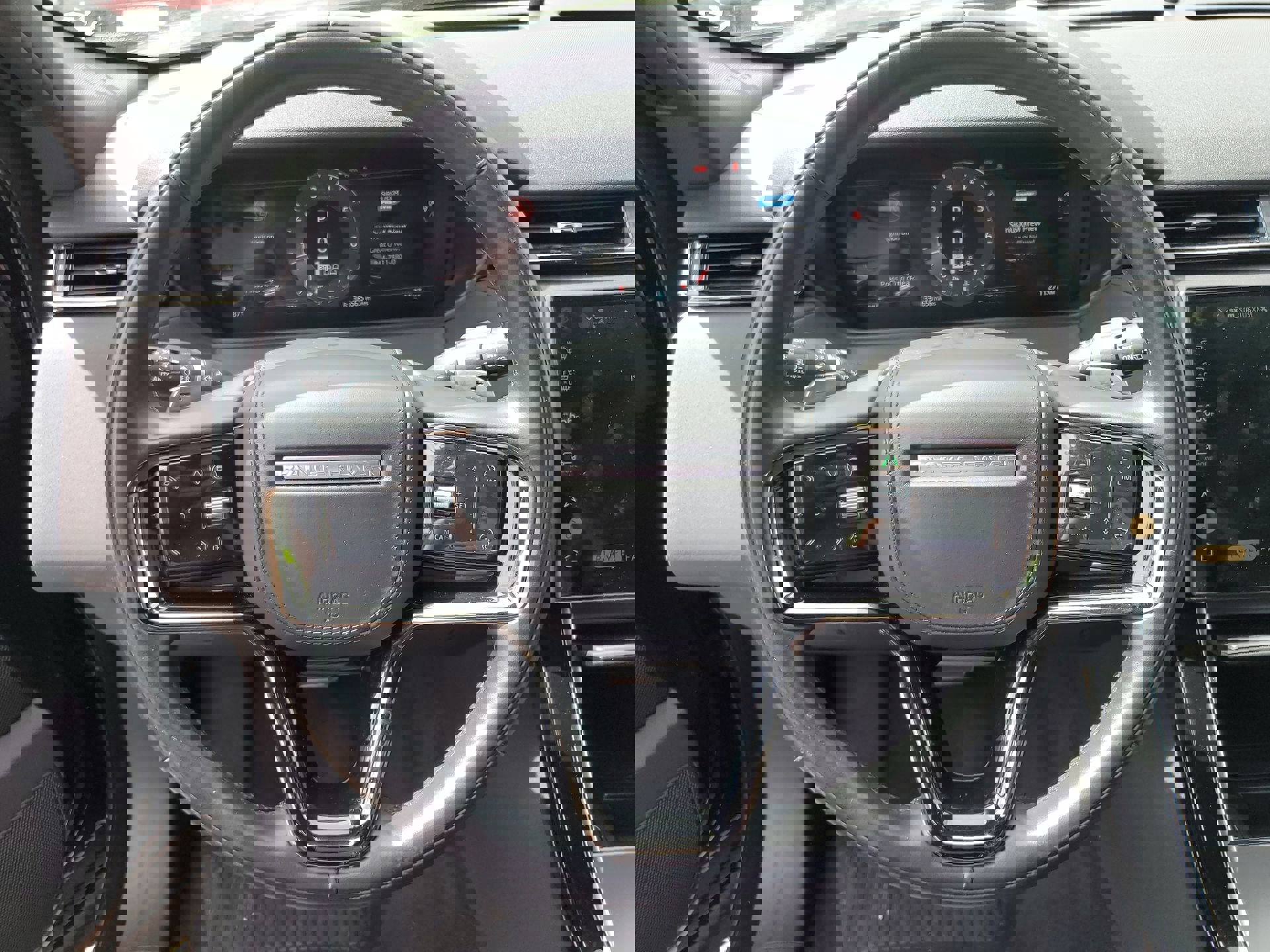 Used 2025 Land Rover Range Rover Velar Dynamic SE image 64