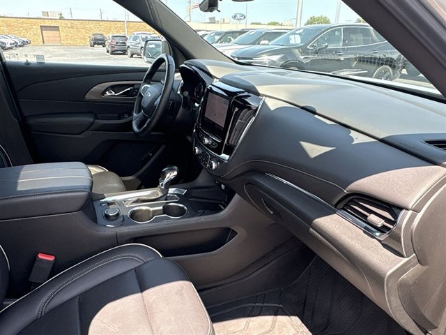Certified 2022 Chevrolet Traverse Premier w/ Redline Edition FWD image 29