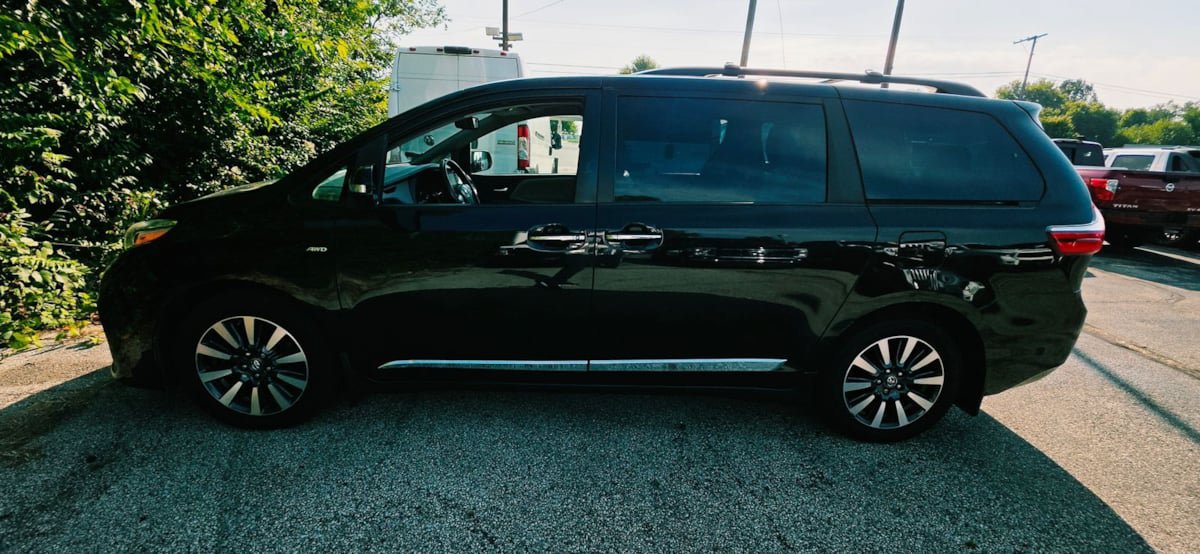 Used 2018 Toyota Sienna Limited Premium AWD/4WD image 13