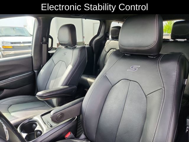 Used 2021 Chrysler Pacifica Touring-L AWD/4WD image 22