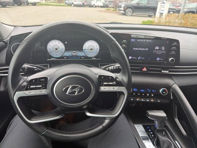 Certified 2022 Hyundai Elantra SEL w/ Convenience Package image 19