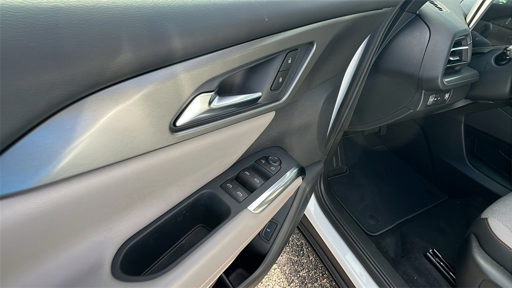 New 2026 Chevrolet Traverse LT image 12