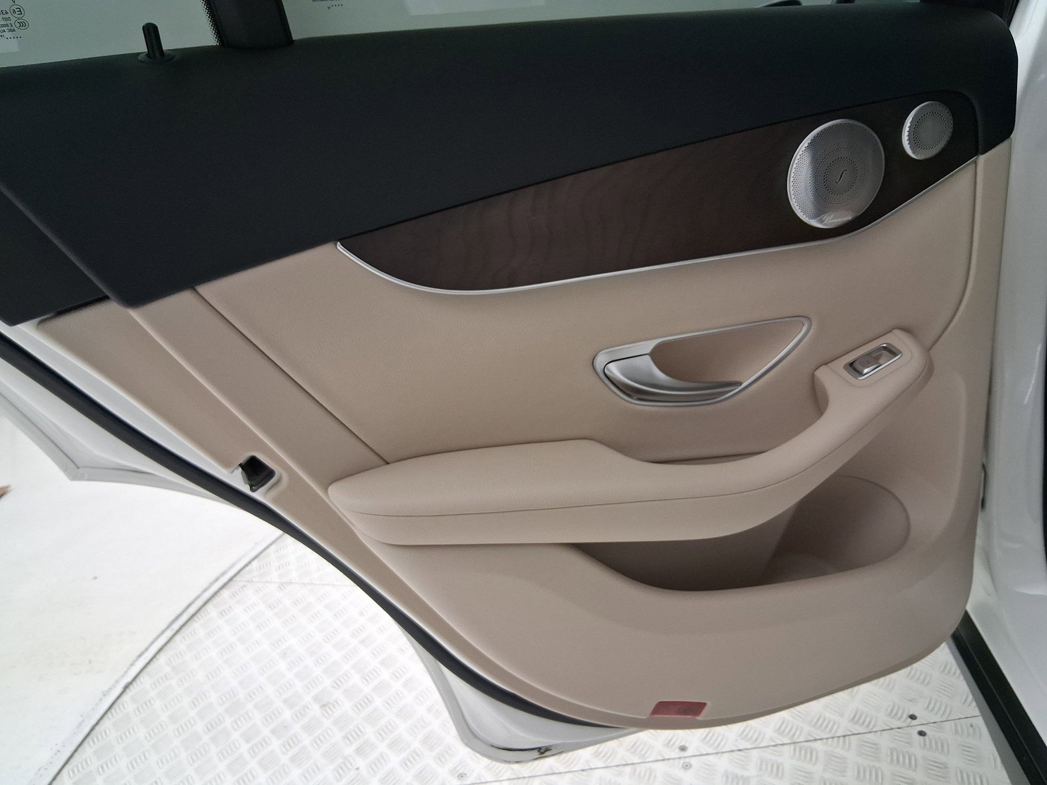 Used 2019 Mercedes-Benz GLC 350e 4MATIC image 31