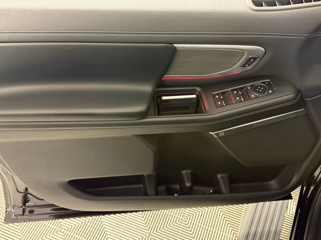 Used 2025 Ford Expedition Platinum w/ Driver's Package image 26