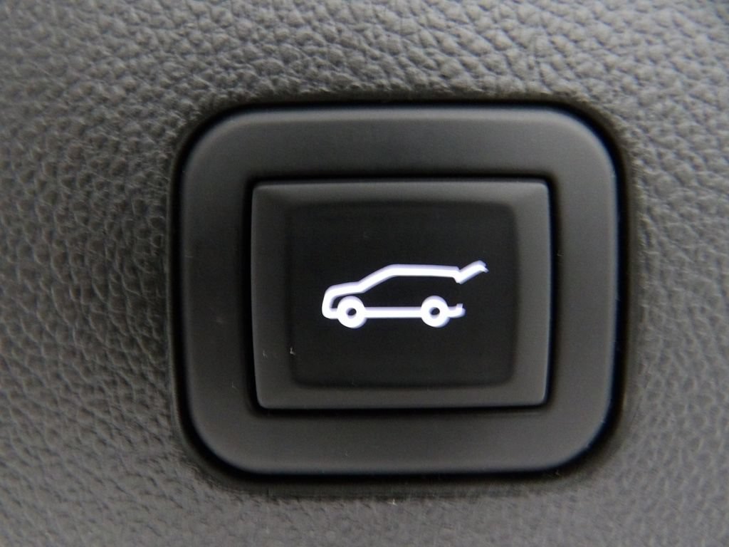 Used 2026 Chevrolet Suburban RST w/ Comfort Package AWD/4WD image 46