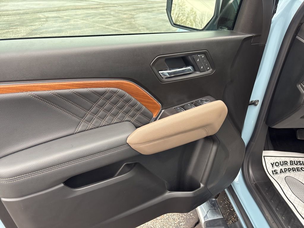 Used 2025 GMC Canyon Denali image 18