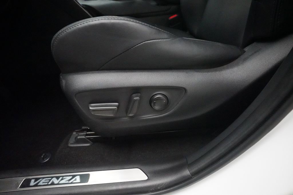 Used 2024 Toyota Venza Nightshade image 29