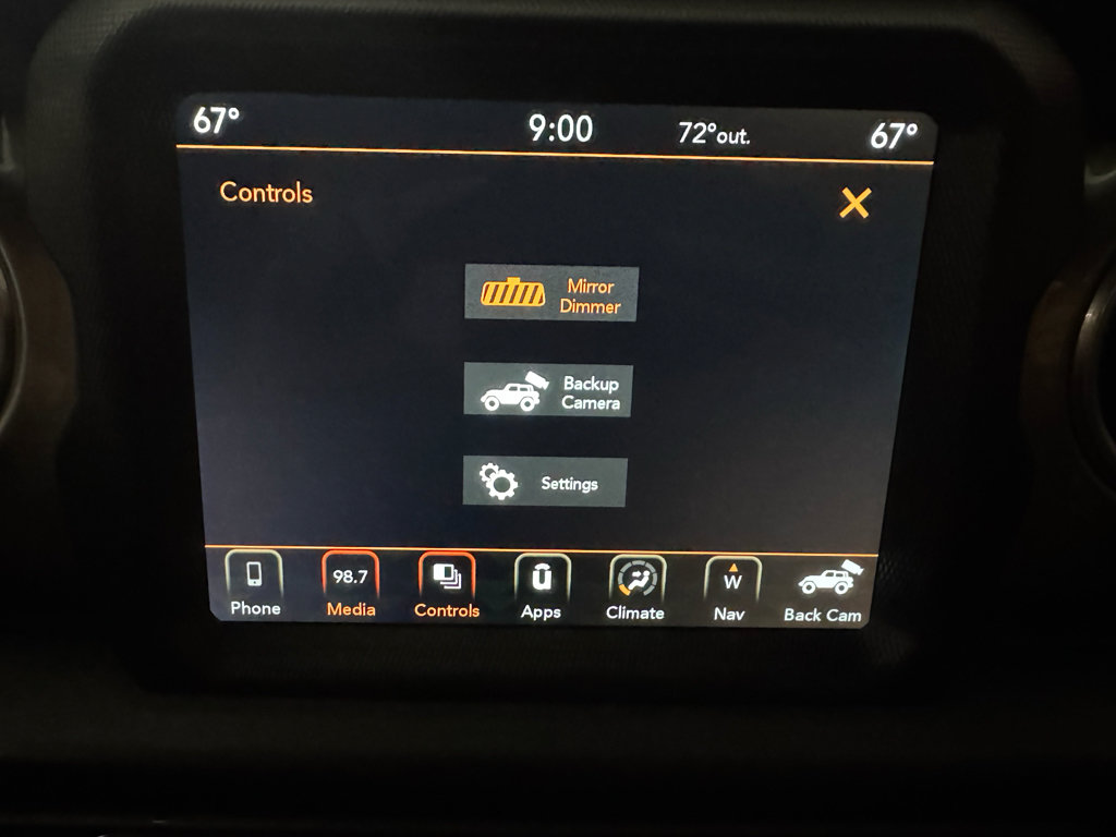 Used 2018 Jeep Wrangler Unlimited Sahara AWD/4WD image 30