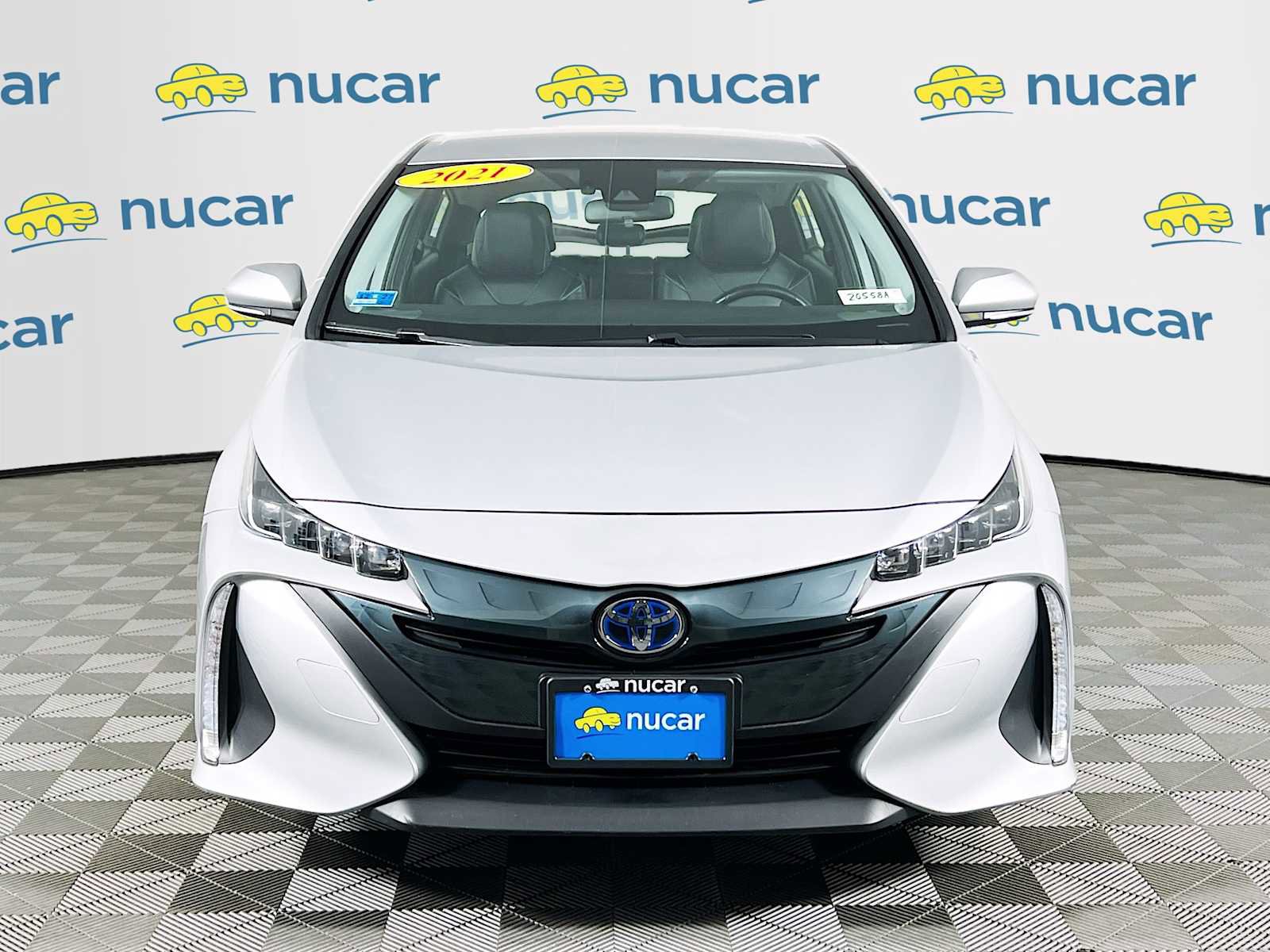 Used 2021 Toyota Prius Prime XLE image 2