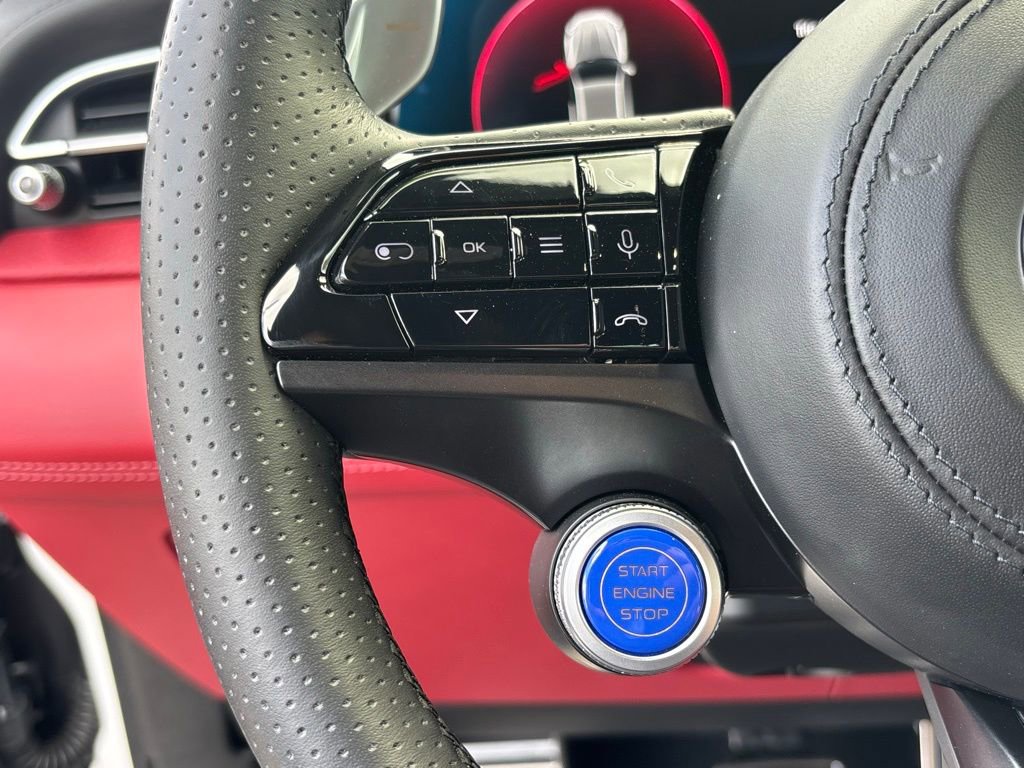 Used 2024 Maserati Grecale Trofeo image 25