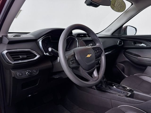 Used 2022 Chevrolet TrailBlazer LT w/ Driver Confidence Package image 9