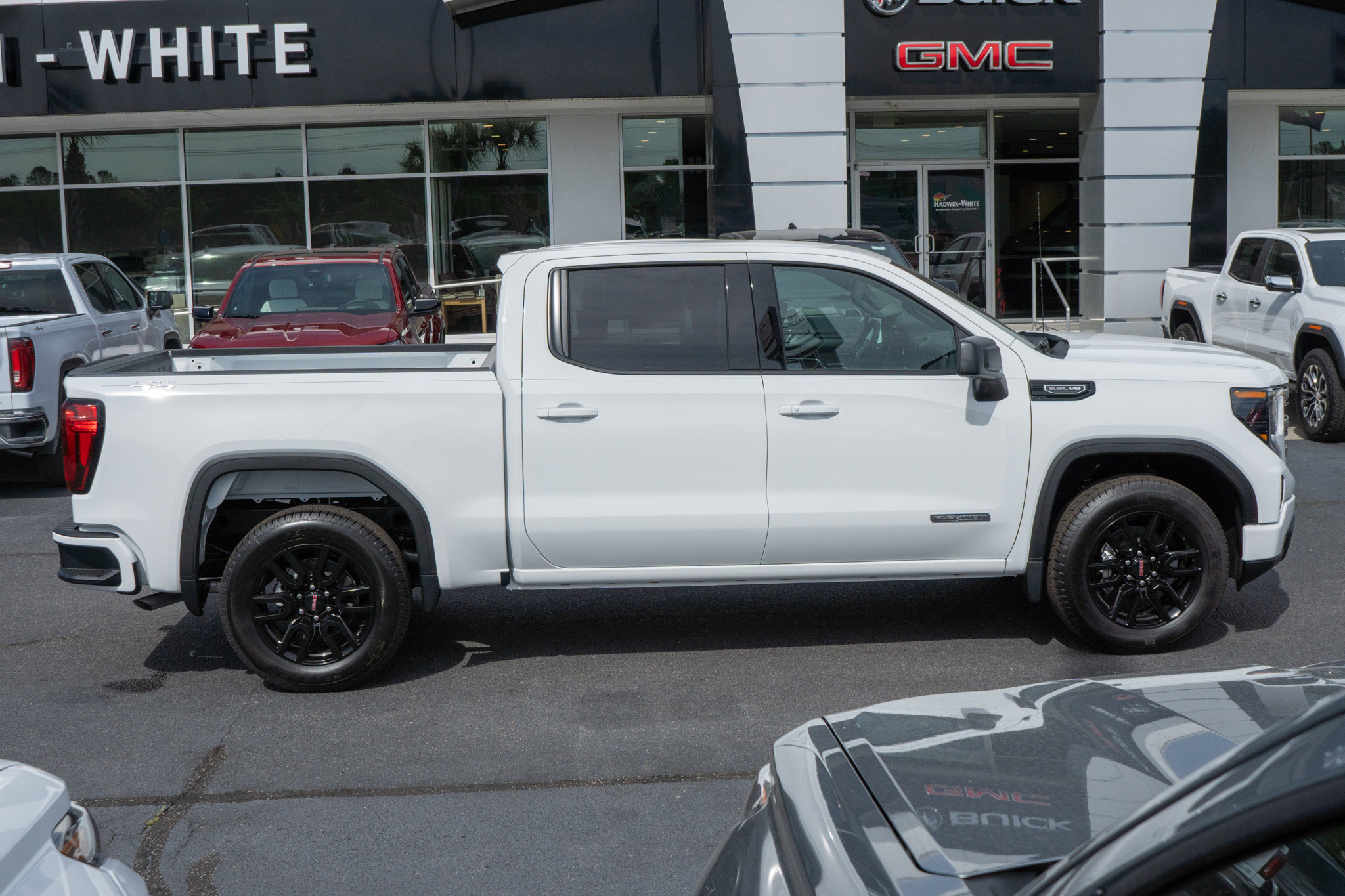 New 2026 GMC Sierra 1500 Elevation AWD/4WD image 2