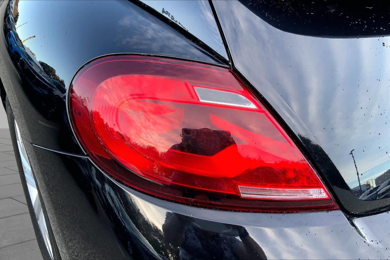 Used 2017 Volkswagen Beetle 1.8T Classic FWD image 27