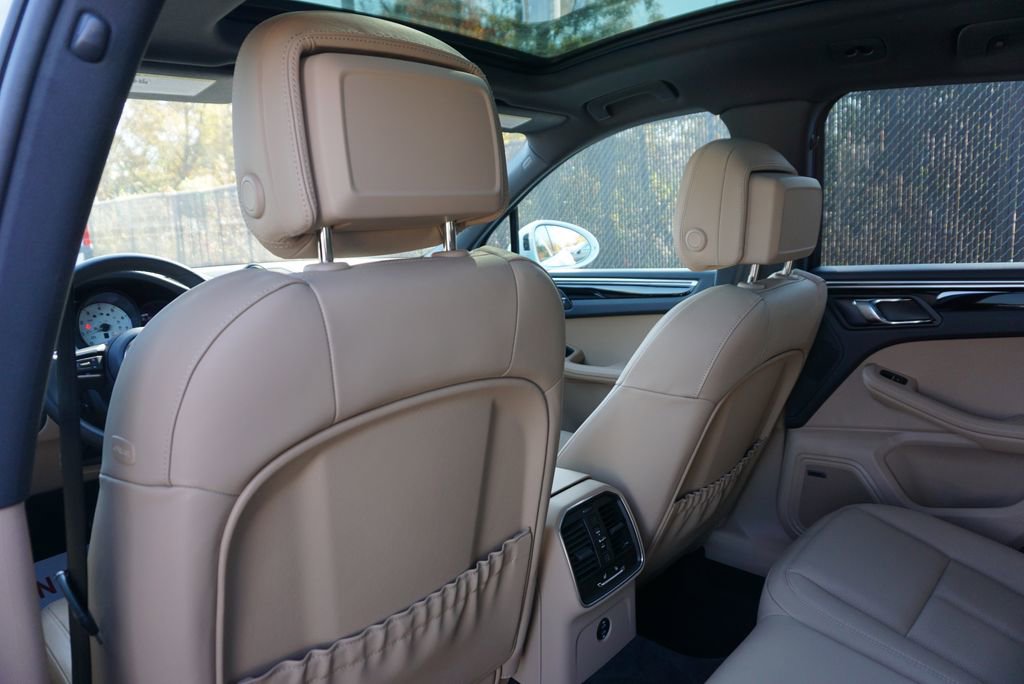 Used 2024 Porsche Macan image 15