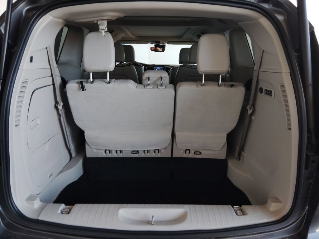 Used 2019 Chrysler Pacifica Limited w/ Advanced Safetytec Group FWD image 18