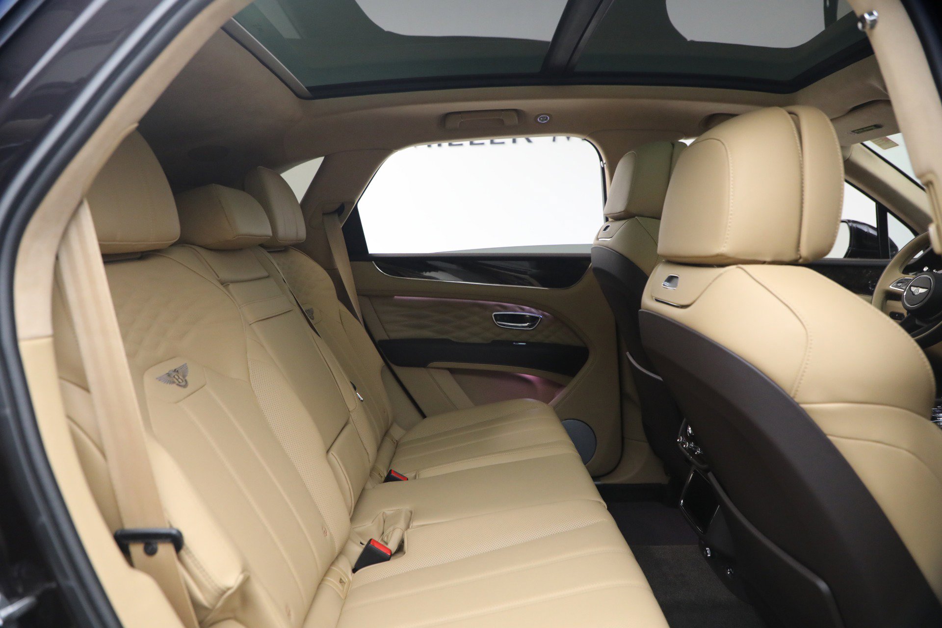 New 2026 Bentley Bentayga AWD/4WD image 30