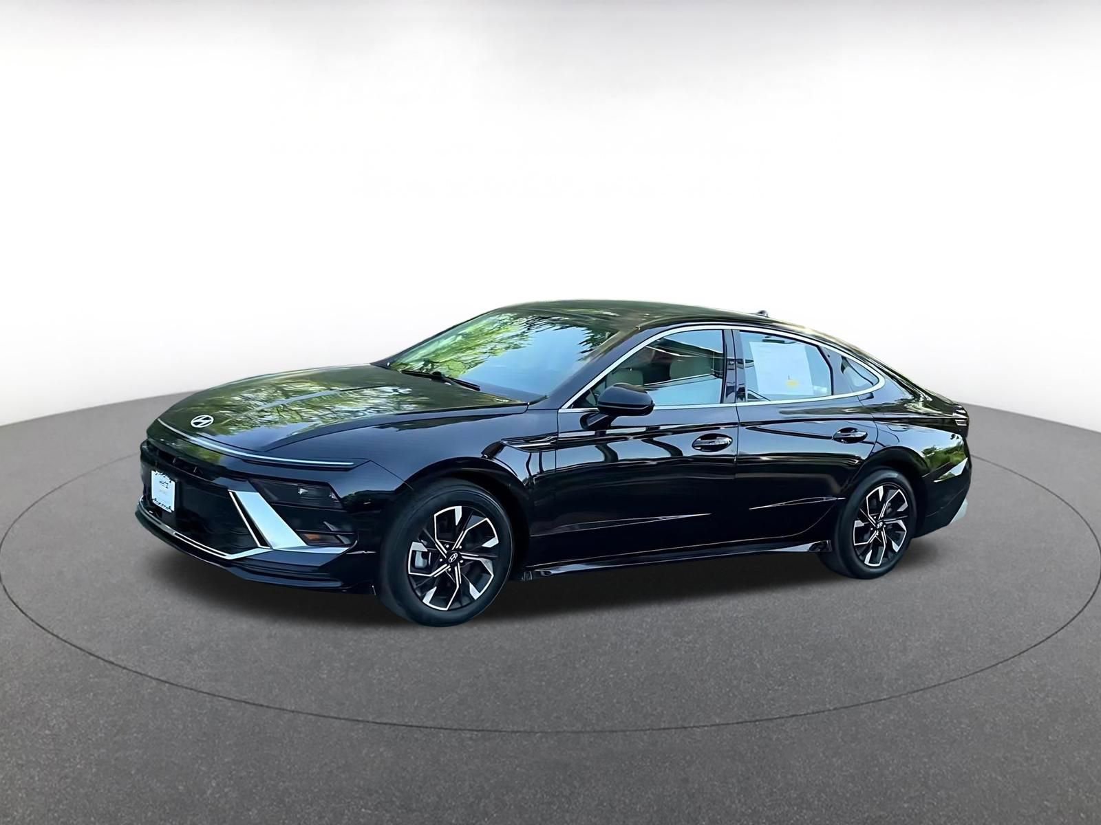 Used 2025 Hyundai Sonata SEL FWD image 8