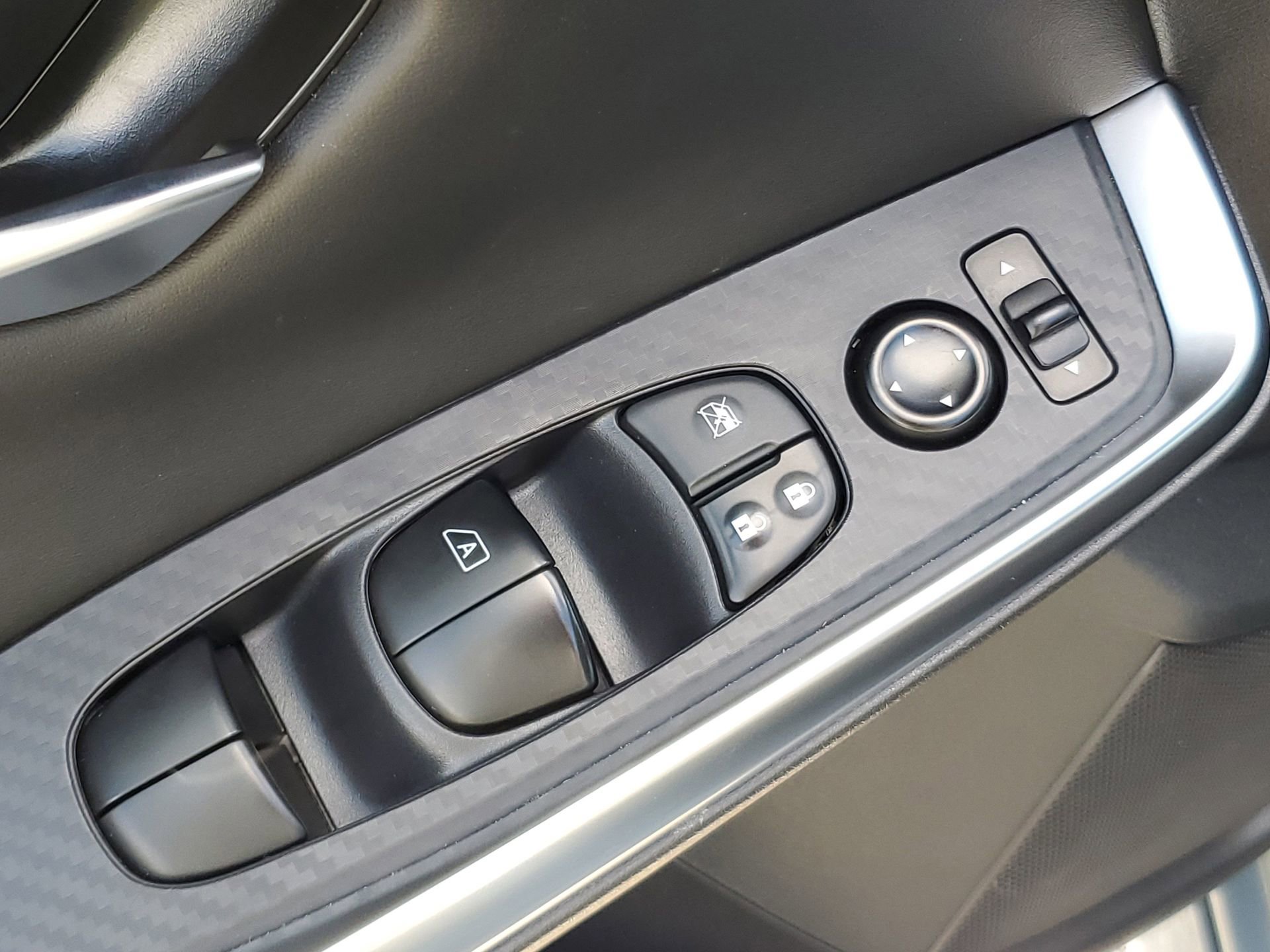 Used 2024 Nissan Sentra SR FWD image 17
